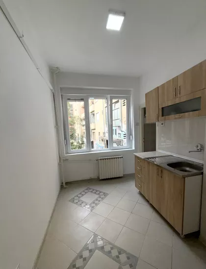 Učitelj Tasina 2 | 4zida.rs