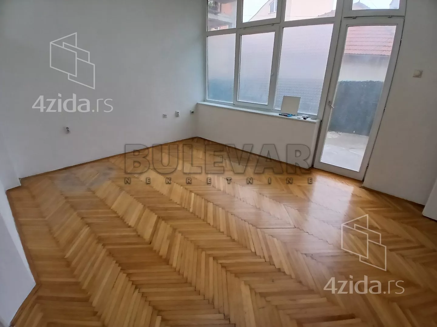 Lokal | 4zida