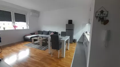 Nedeljka Rajića 49 | 4zida.rs