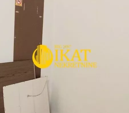 Lokal | 4zida