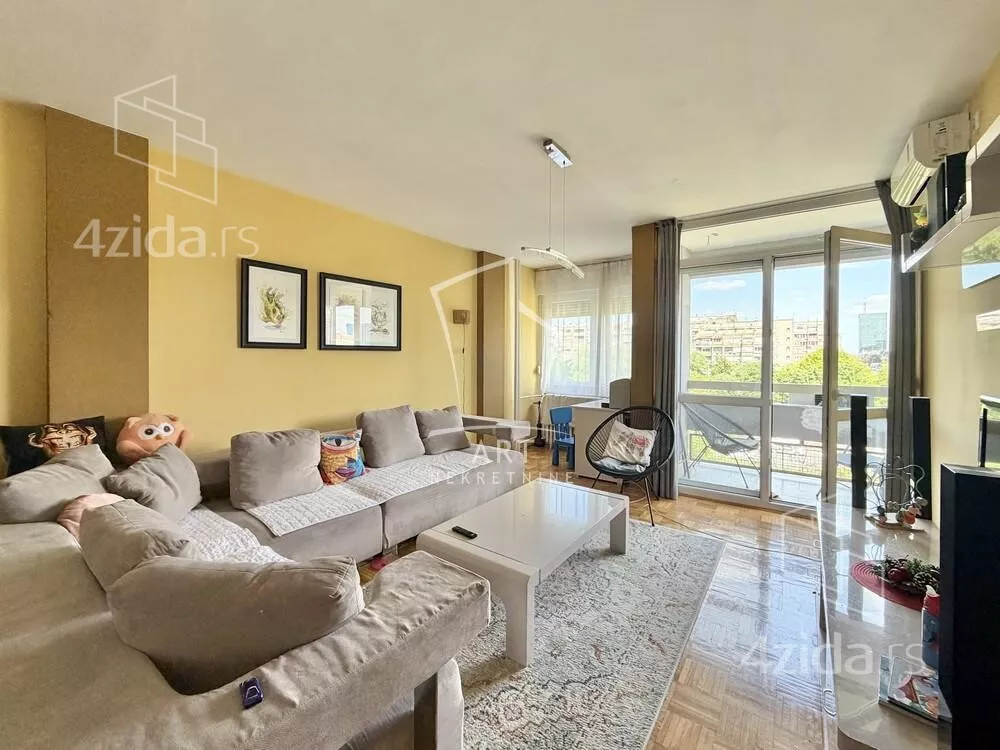 Troiposoban stan | 4zida