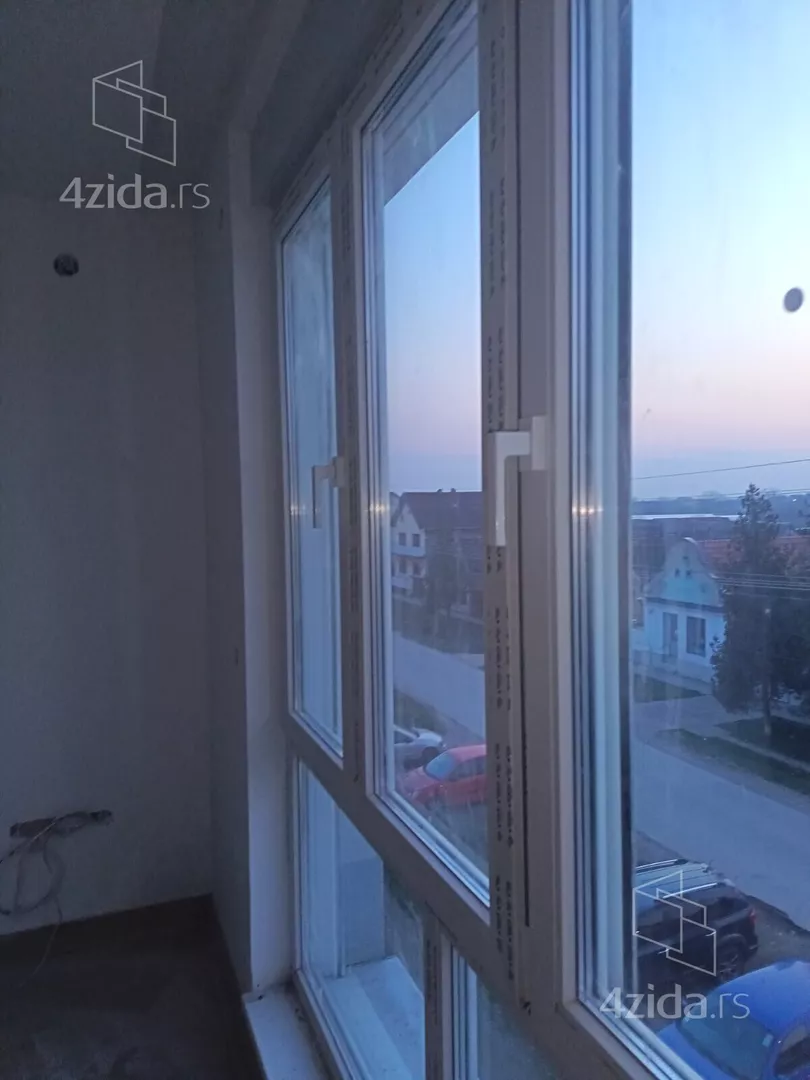 Poslovna zgrada | 4zida