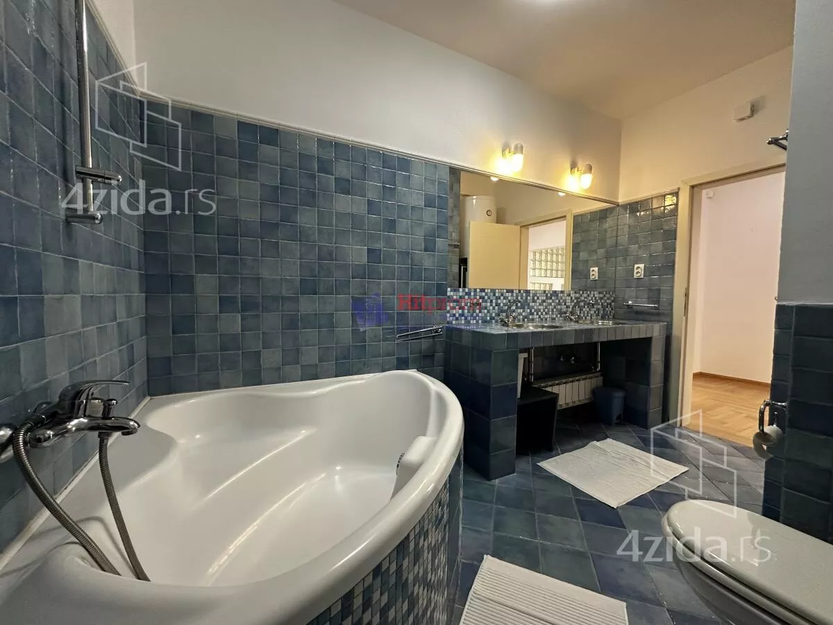 Šestosoban stan | 4zida