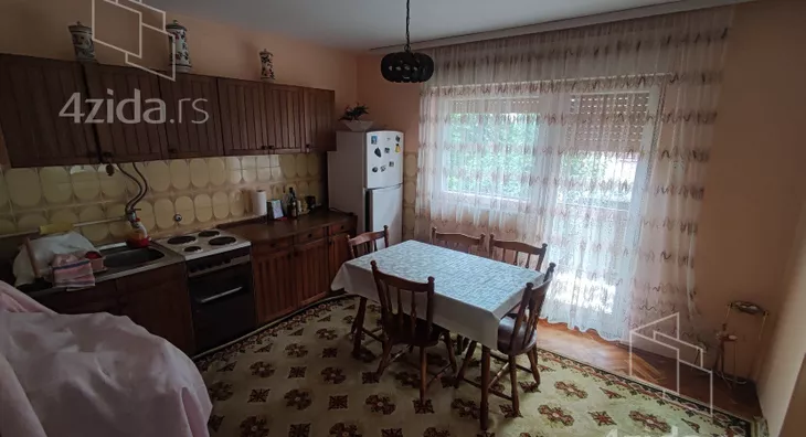 3-etažna kuća | 4zida