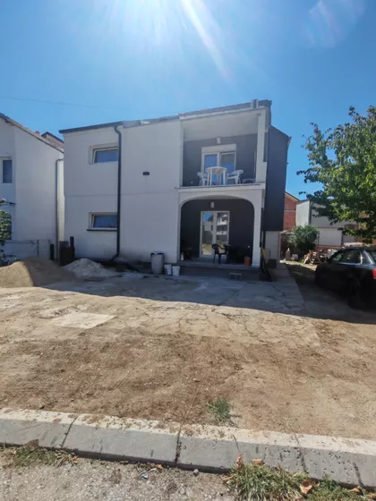 Kestenova 32 | 4zida.rs