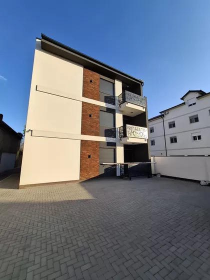 Zanatlijska 8 | 4zida.rs