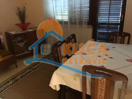 Vuka Karadžića | 4zida.rs