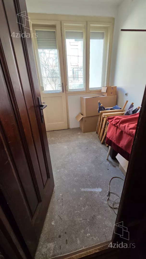 Sedmosoban stan | 4zida