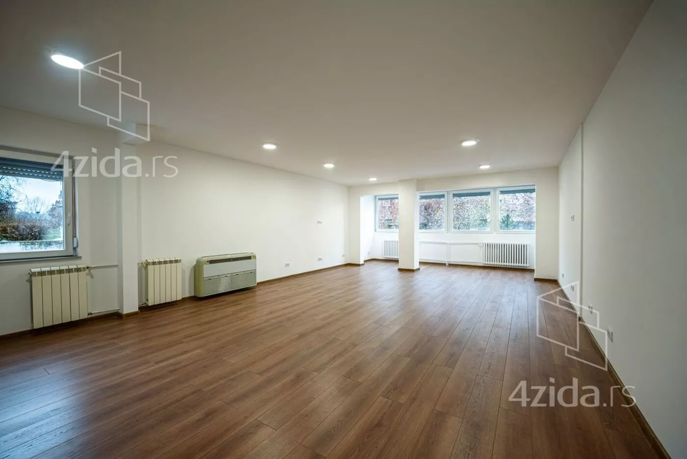 Četvoroiposoban stan | 4zida