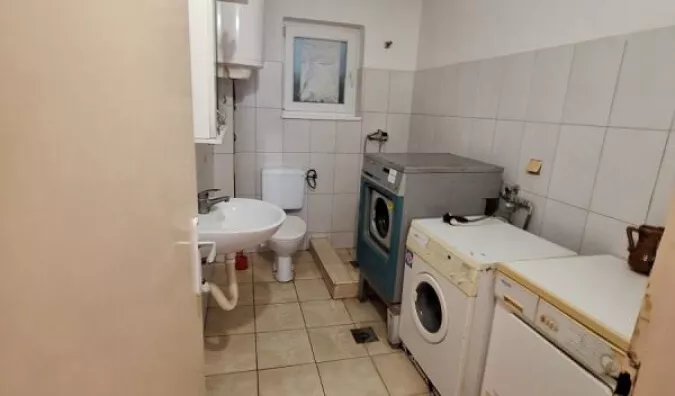 Šestosoban stan | 4zida