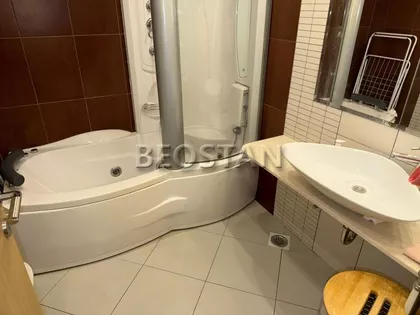 Kosta Nadja | 4zida.rs