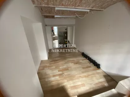 Zmaj Jovina | 4zida.rs