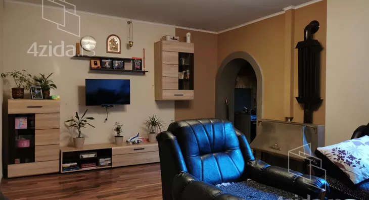 5-etažna kuća | 4zida