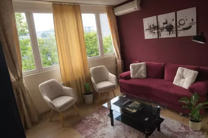 Glasinačka 8 | 4zida.rs