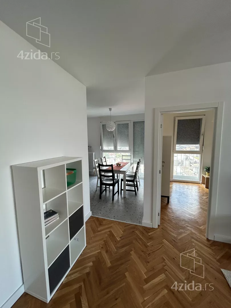 Četvoroiposoban stan | 4zida