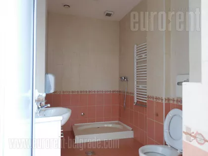 NOVI MERKATOR | 4zida.rs