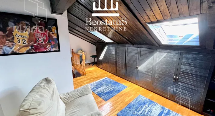 Šestosoban stan | 4zida
