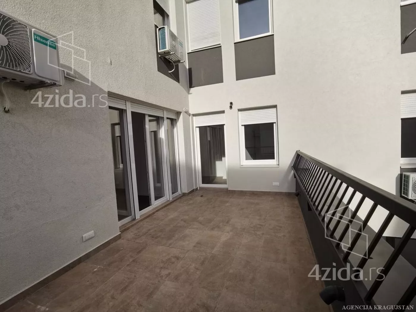 Dvoiposoban stan | 4zida