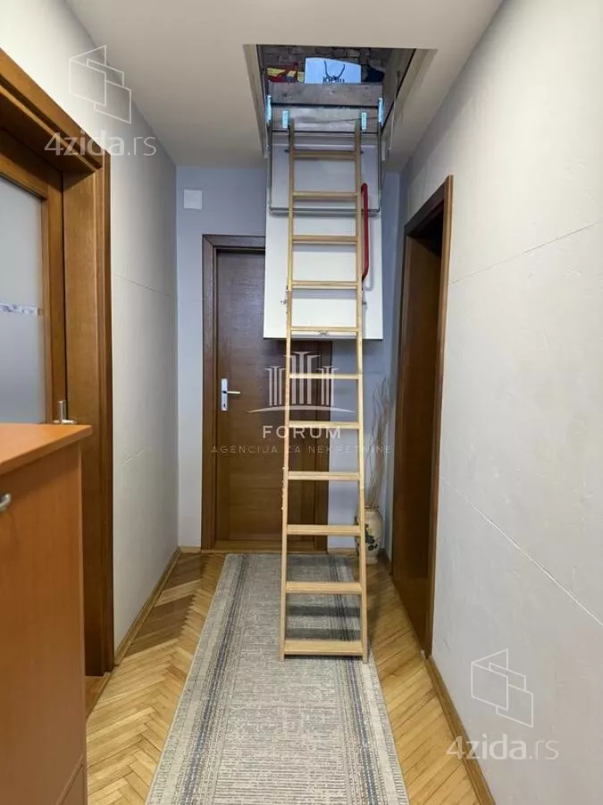 Troiposoban stan | 4zida