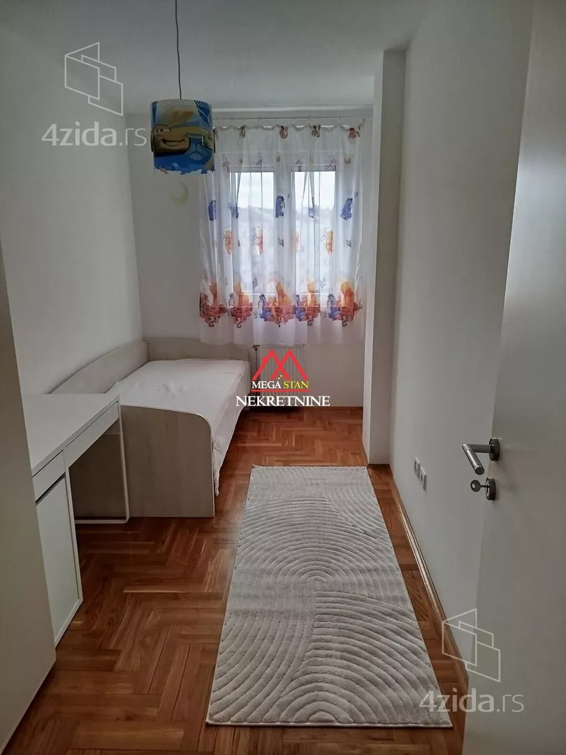 Troiposoban stan | 4zida
