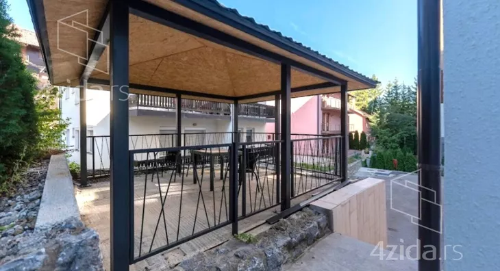 Šestosoban stan | 4zida