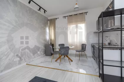 Francuska | 4zida.rs