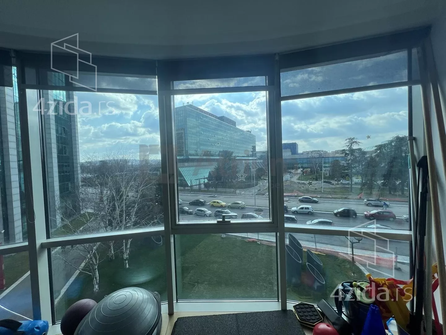 Petosoban stan | 4zida