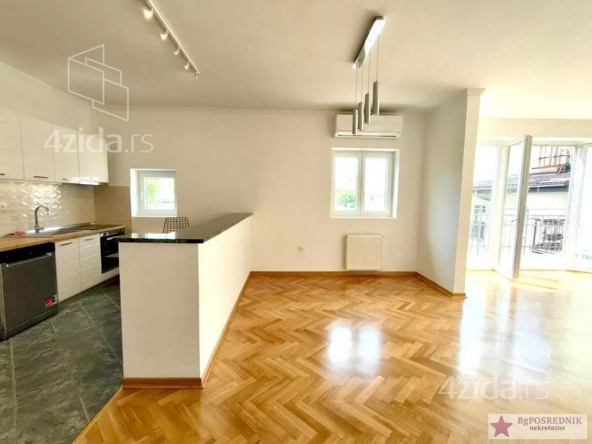 Petosoban stan | 4zida