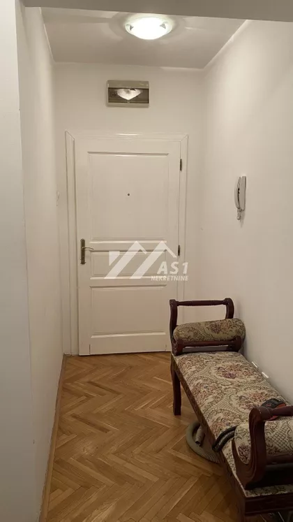 Zeleznicka | 4zida.rs