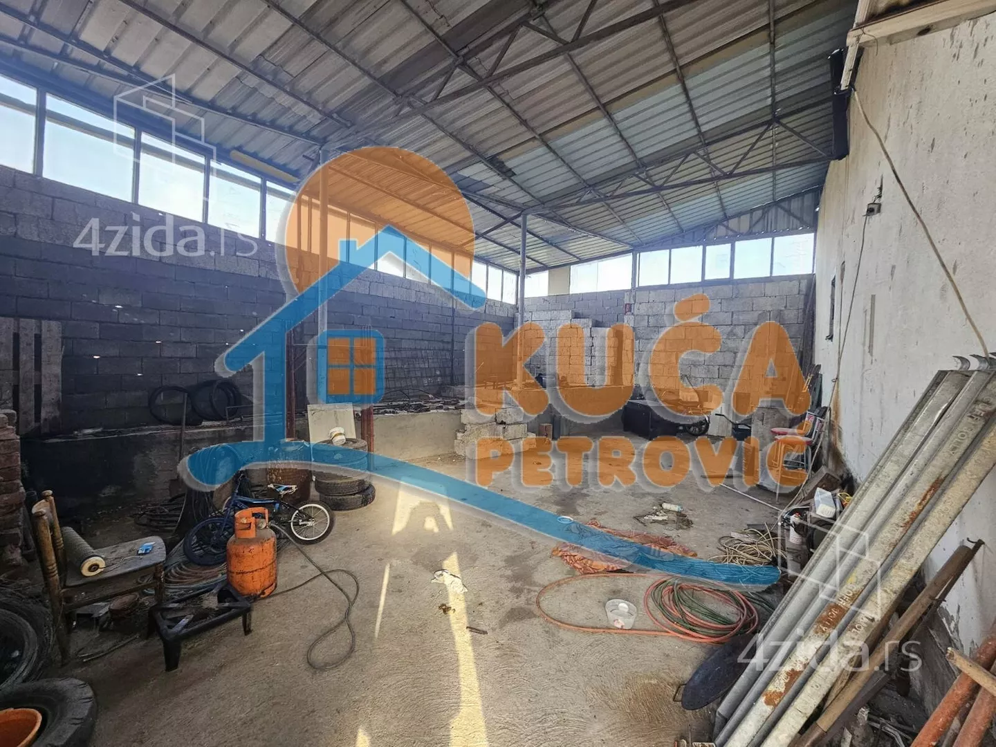 Lokal | 4zida