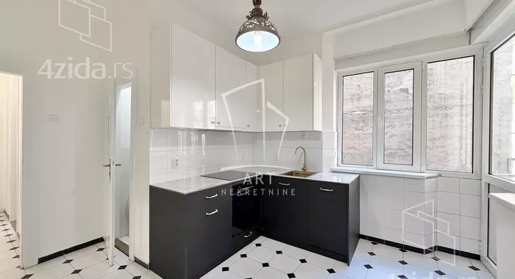 Četvoroiposoban stan | 4zida