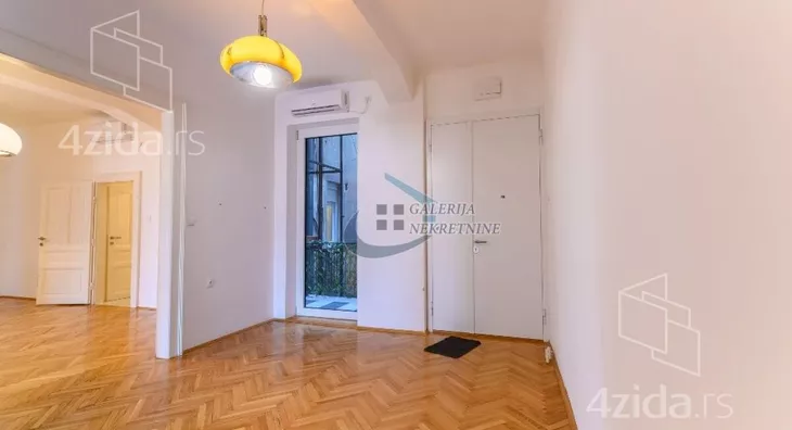 Četvoroiposoban stan | 4zida