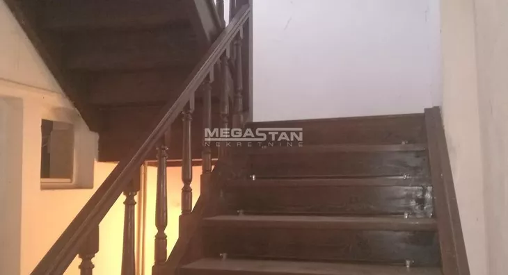 Petoiposoban stan | 4zida