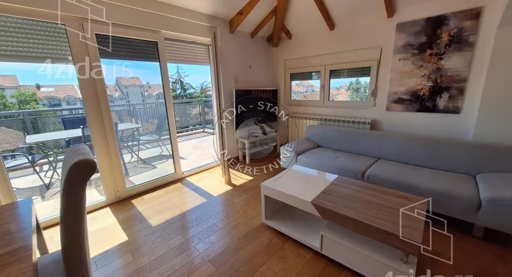 Četvoroiposoban stan | 4zida