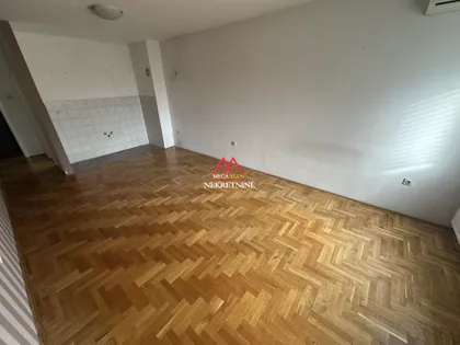 Bulevar Cara Lazara | 4zida.rs
