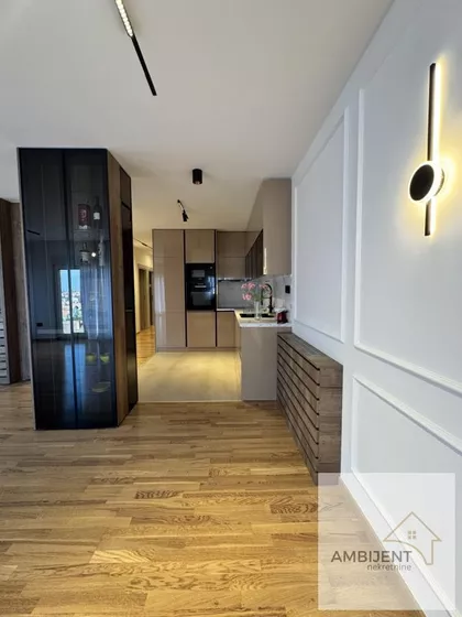 Stari Banovci | 4zida.rs