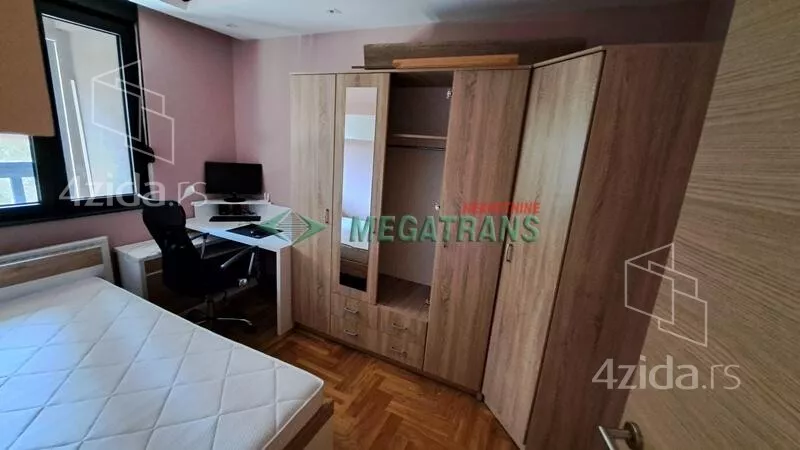 Četvoroiposoban stan | 4zida