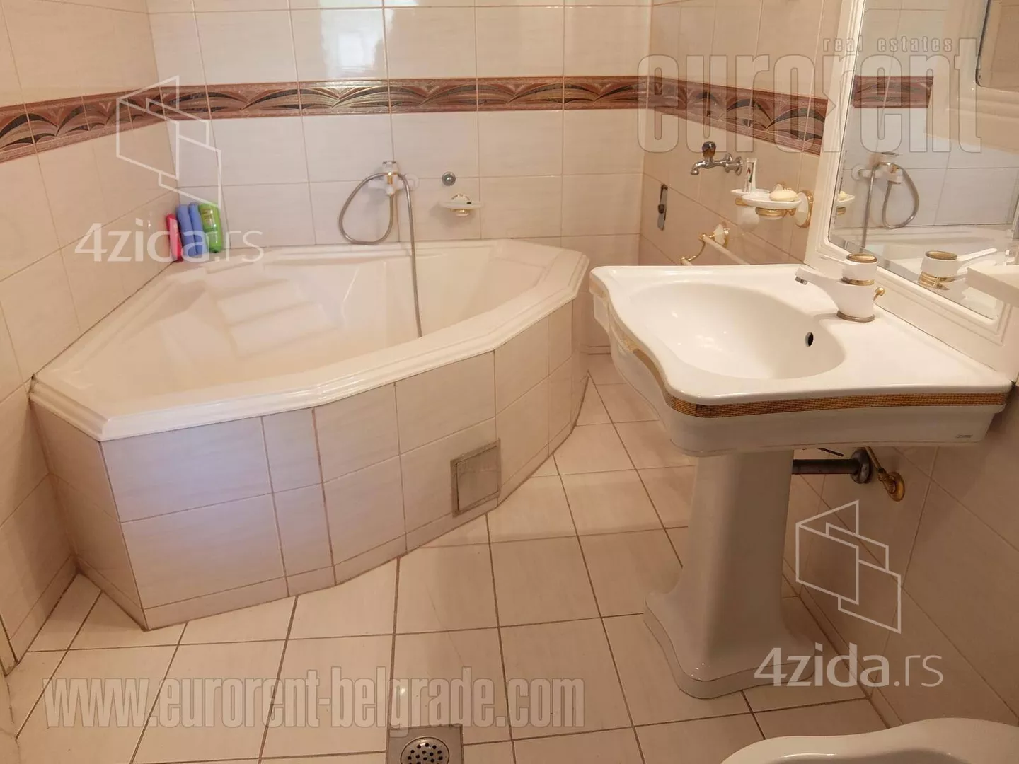 5-etažna kuća | 4zida