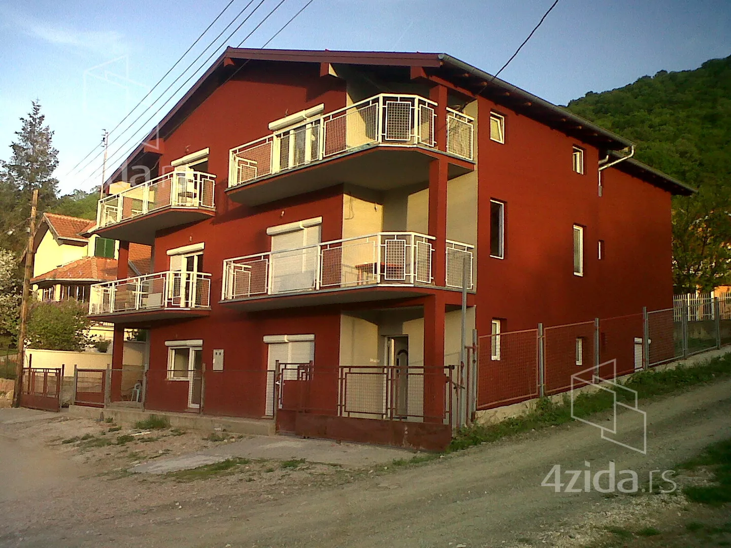 3-etažna kuća | 4zida