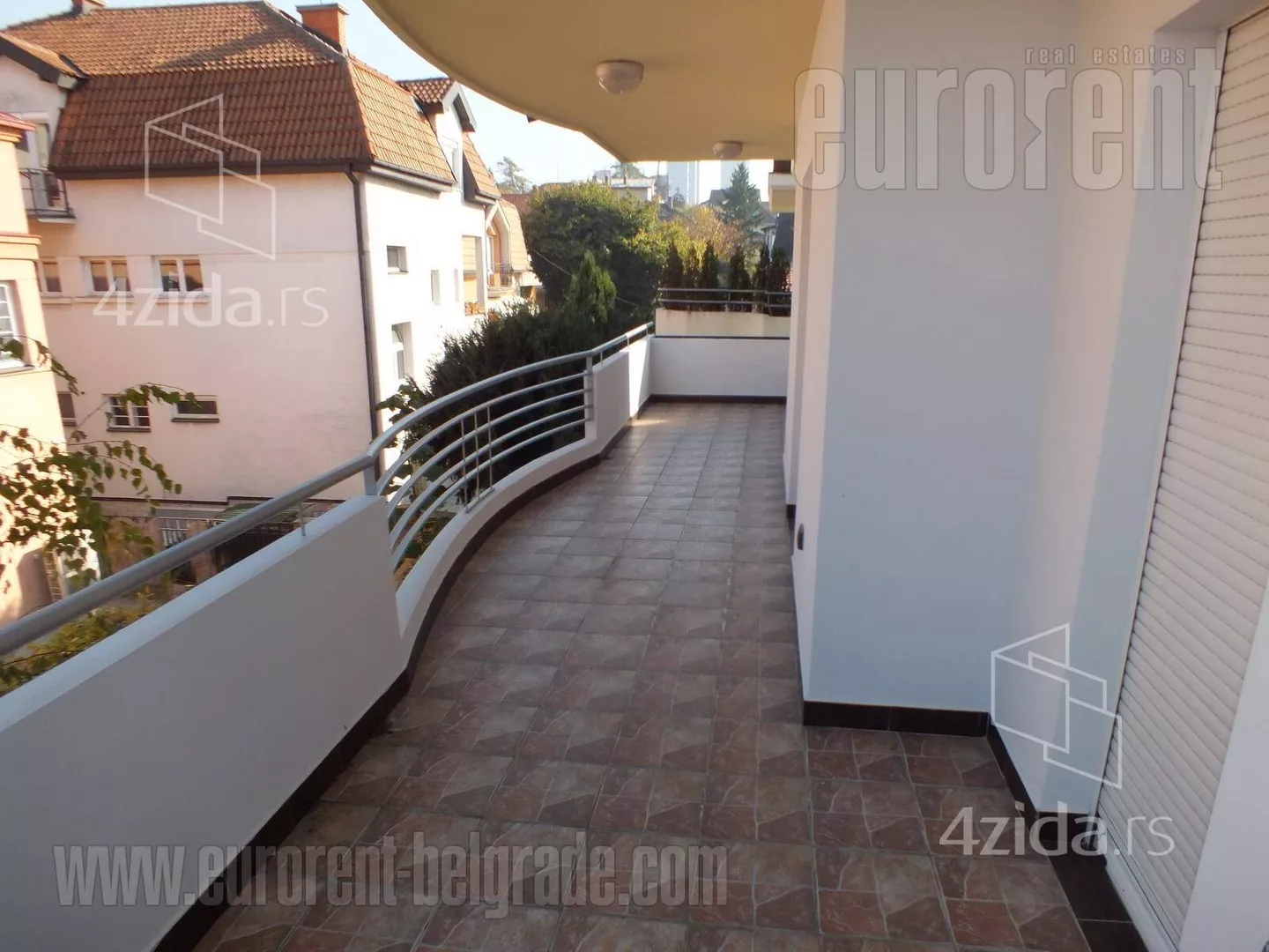 Sedmosoban stan | 4zida