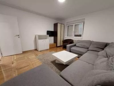 Železnička stanica | 4zida.rs