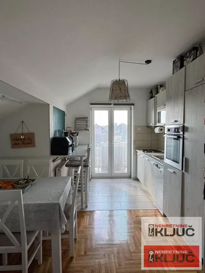 Lipov Gaj | 4zida.rs