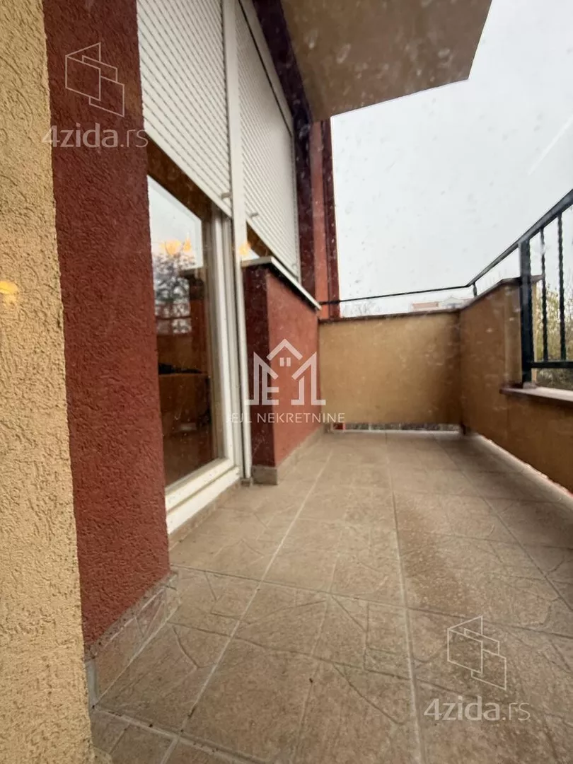 Petosoban stan | 4zida