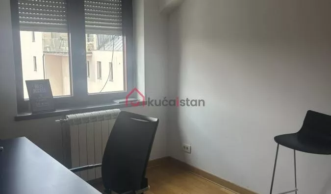 Četvoroiposoban stan | 4zida