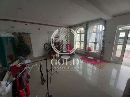 Ljubice Ravasi | 4zida.rs