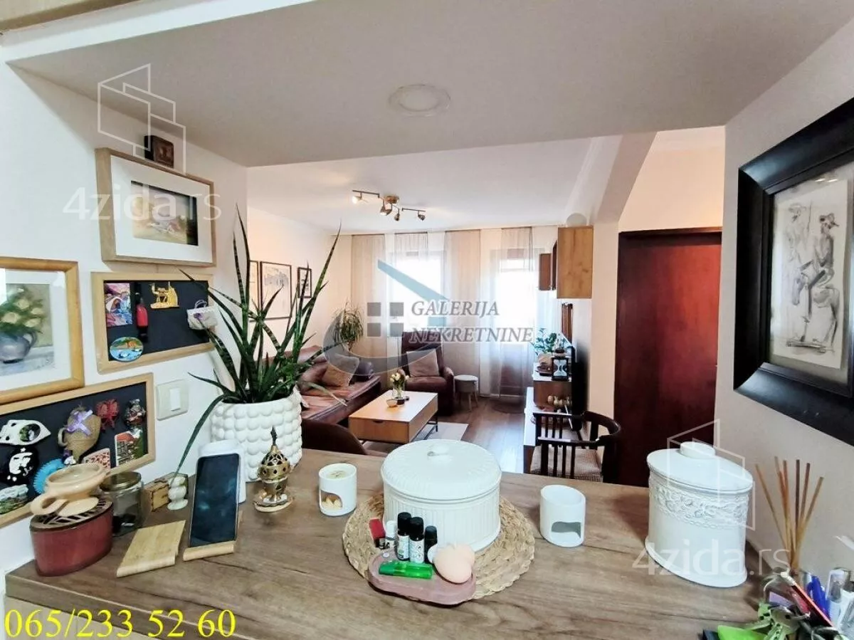 Dvoiposoban stan | 4zida