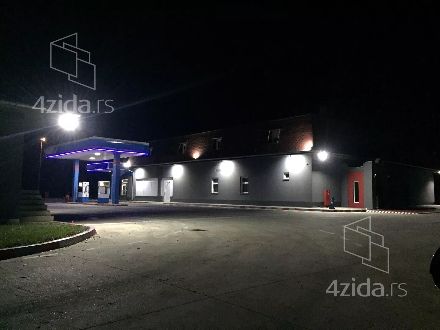 Poslovna zgrada | 4zida