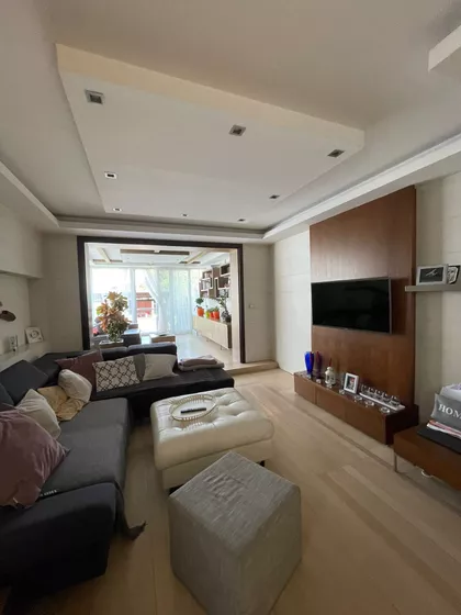 Ivana Boldižara | 4zida.rs