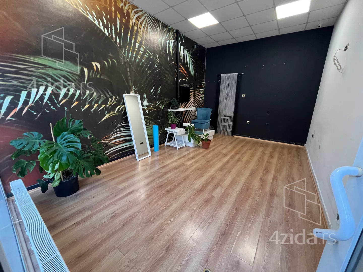 Lokal | 4zida