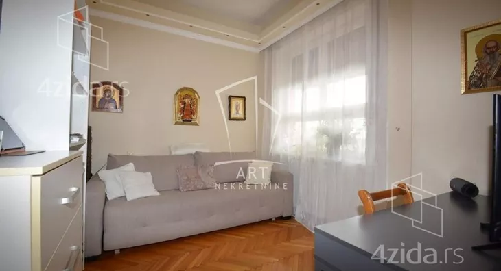 Petoiposoban stan | 4zida